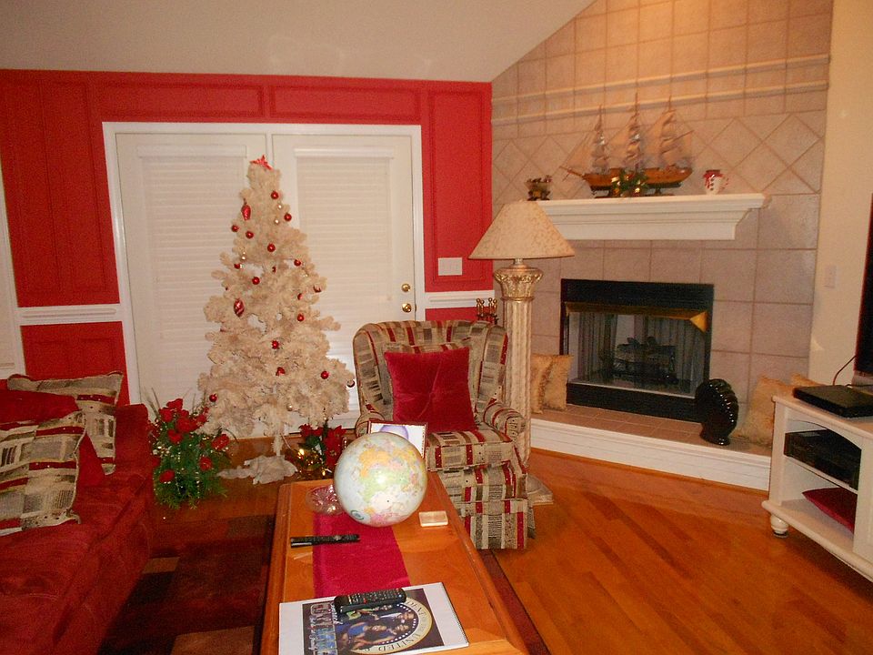 2nd image of 907 Potomac Dr
