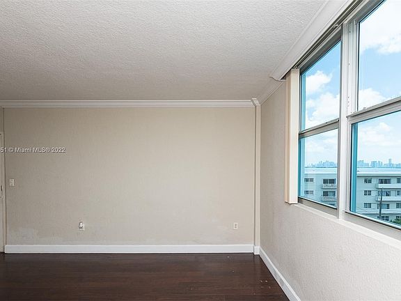 5th image of 7501 E Treasure Dr #5N