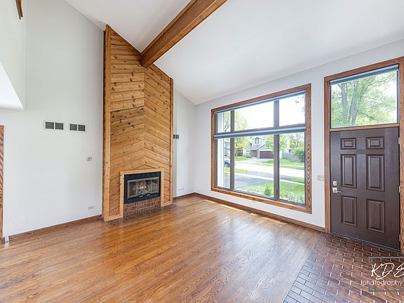 4th image of 1213 Yorkshire Dr