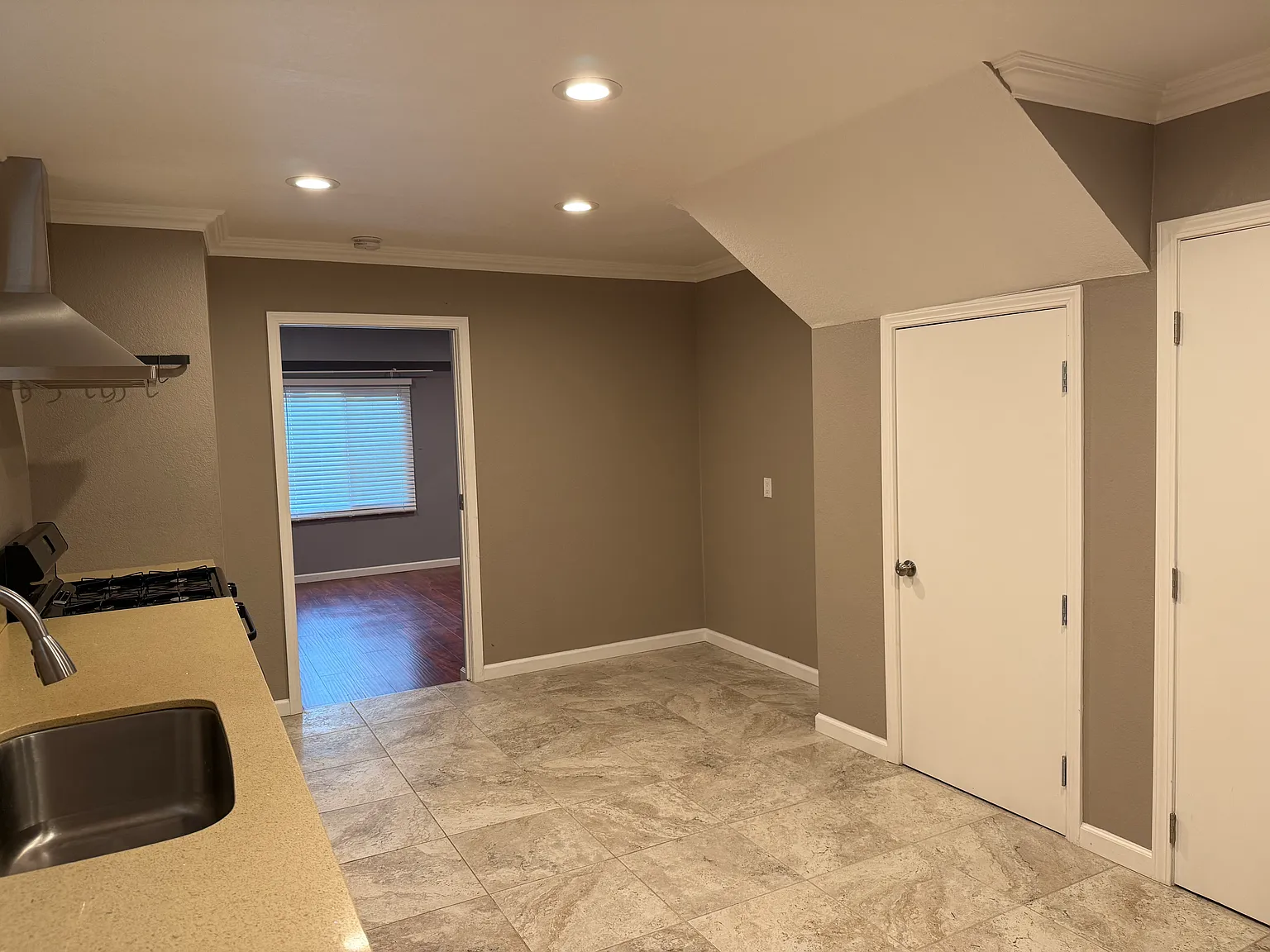 Studio, $1,700 — Photo 4