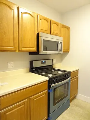 Rented by Miron Realty Group | media 10