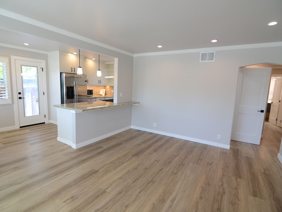 1st image of 126 22nd Ave #A