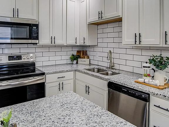 3rd image of 2058 Dowd Ave #1