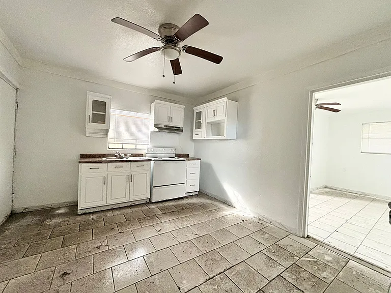 8014 Lopez St #3 — Photo 4