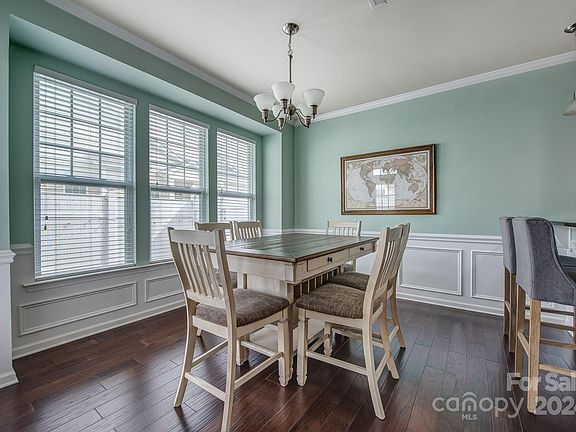 4th image of 104 Misty Knoll Ln