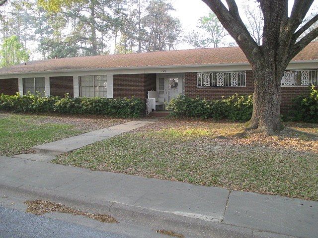 1st image of 1302 Slaydon St