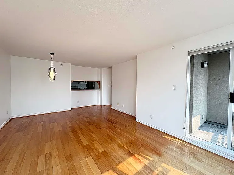 720 Carnarvon St #807 — Photo 3
