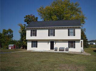 412 Circle Dr, Ellwood City, PA 16117