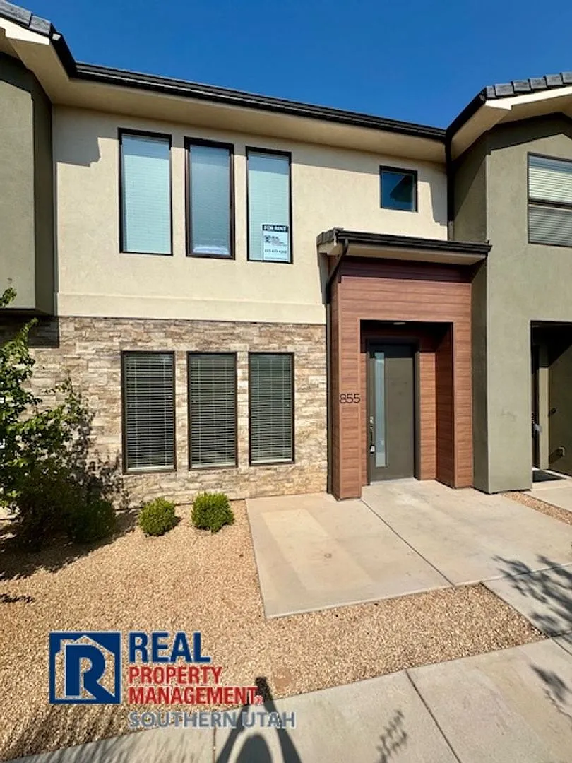 Woodland Estates Townhome — Photo 1