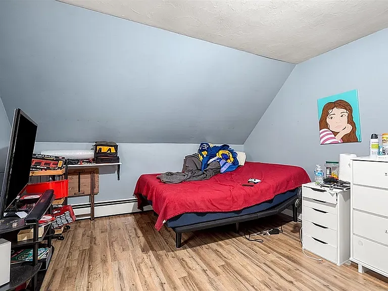 10 Lawrence St — Photo 13
