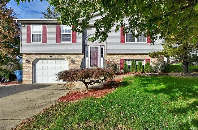 1st image of 240 Lake Hillcrest Dr