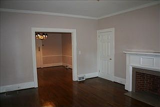 4th image of 125 Cureton St