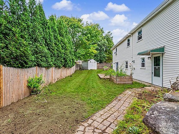 4th image of 5 Estate Drive