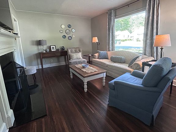 2nd image of 2328 Edison St