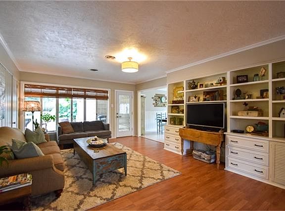5th image of 504 Walnut Hill Dr