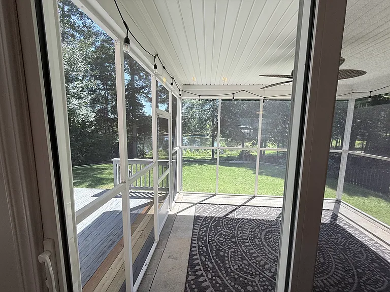 1026 Village Green Ln — Photo 27