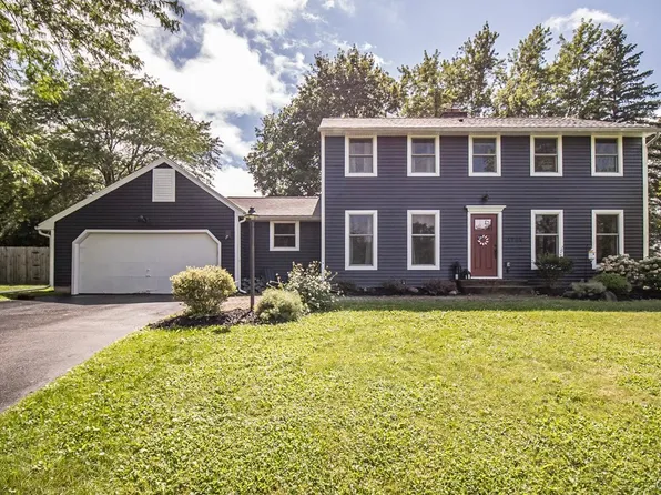 4885 Lynnbrook Cir, Syracuse, NY 13215