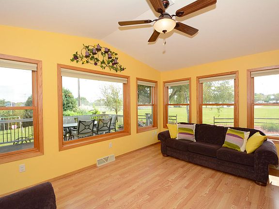 2nd image of 724 Court Dr
