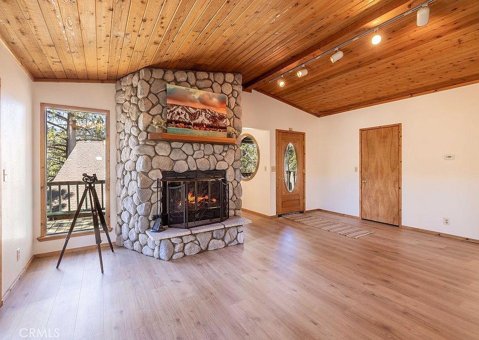 1st image of 42625 Alta Vista Ave