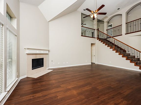 5th image of 100 Silverwood Dr