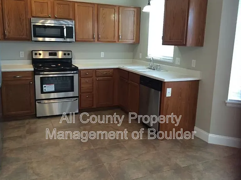 447 Tynan Ct — Photo 5