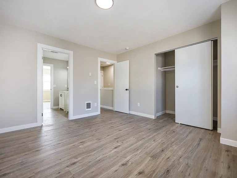 2819-2835 SE 90th Pl — Photo 17