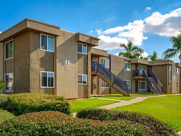 Alderwood / Naples Apartments — Photo 7