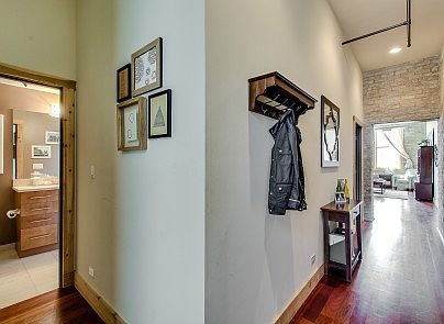 4th image of 3133 N Lakewood Ave APT 3A