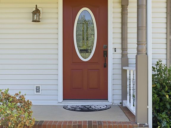 5th image of 409 Ridgetop Dr