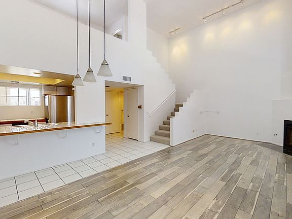 3rd image of 1234 Granville Ave APT 6