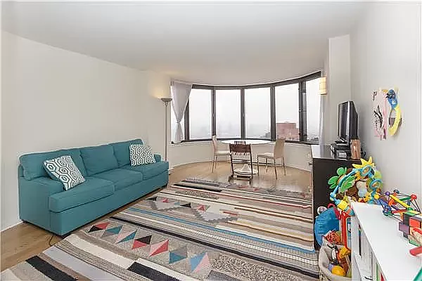 Rented by Park River | media 10