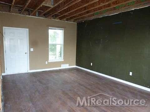 5th image of 59311 Amherst Ave