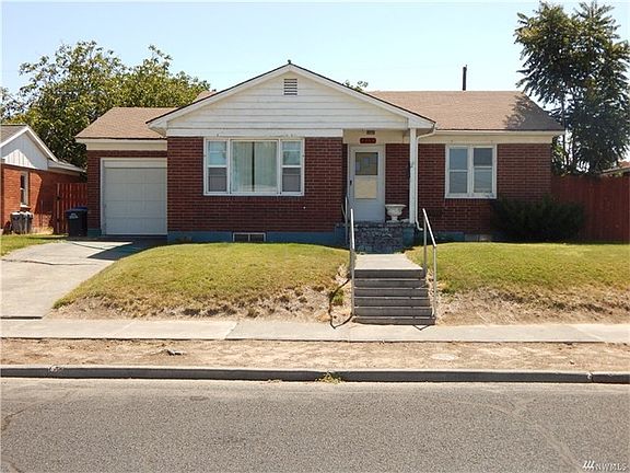 2nd image of 819 S Hawthorne Dr