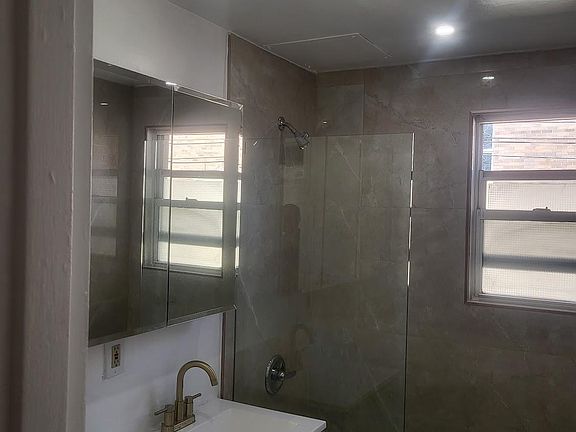 2nd image of 205 E Broadway APT 1B