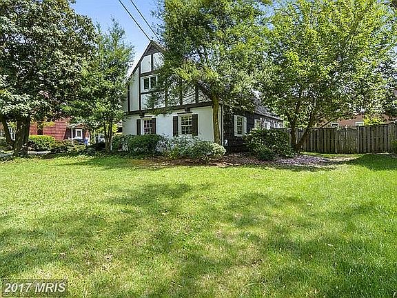 4th image of 2201 Sherwood Hall Ln