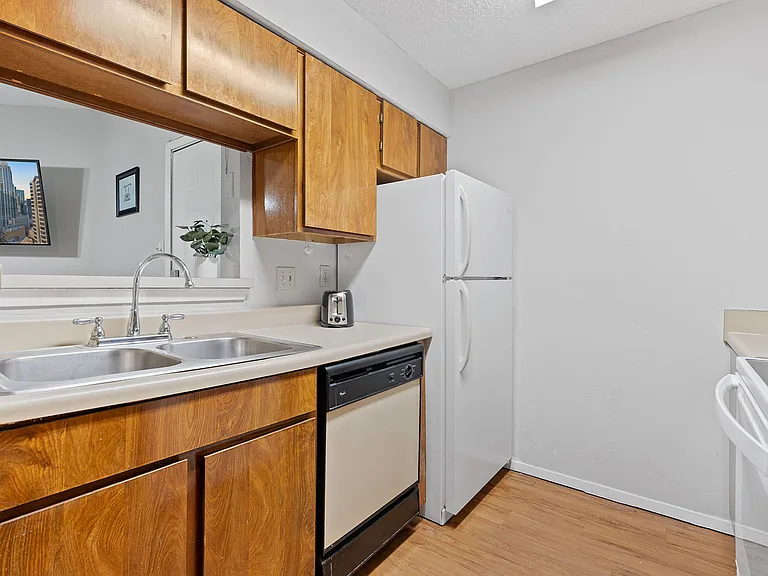 114 E 31st St #115 — Photo 4