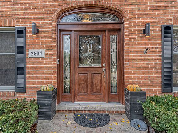 3rd image of 2604 N Chapel Hill Dr
