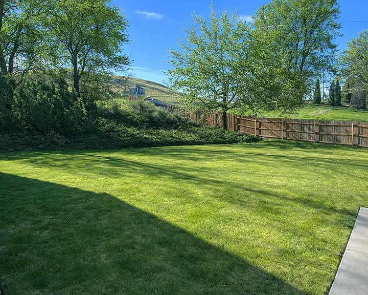 325 Canyon Dr #10 — Photo 1