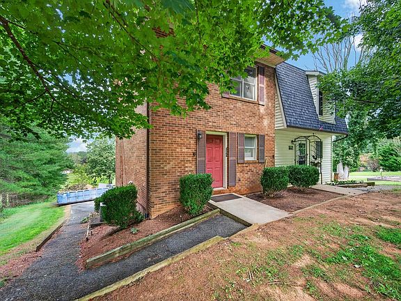 5th image of 308 Armory Rd