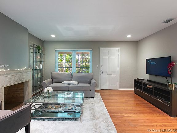 5th image of 434 Minorca Ave