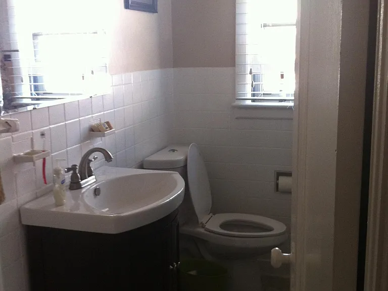 755 N Bellaire St — Photo 9