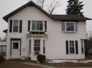 324 S Newton St, Goodland, IN 47948