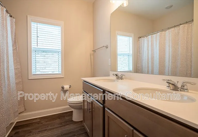 330 Creek Grove Ave — Photo 5