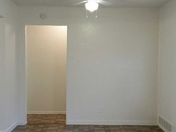 2nd image of 3501 Edgebrook Dr