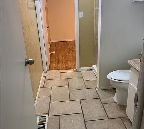 4th image of 4667 S Vassar St