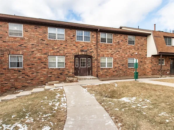 1206 21st Avenue Pl, Coralville, IA 52241