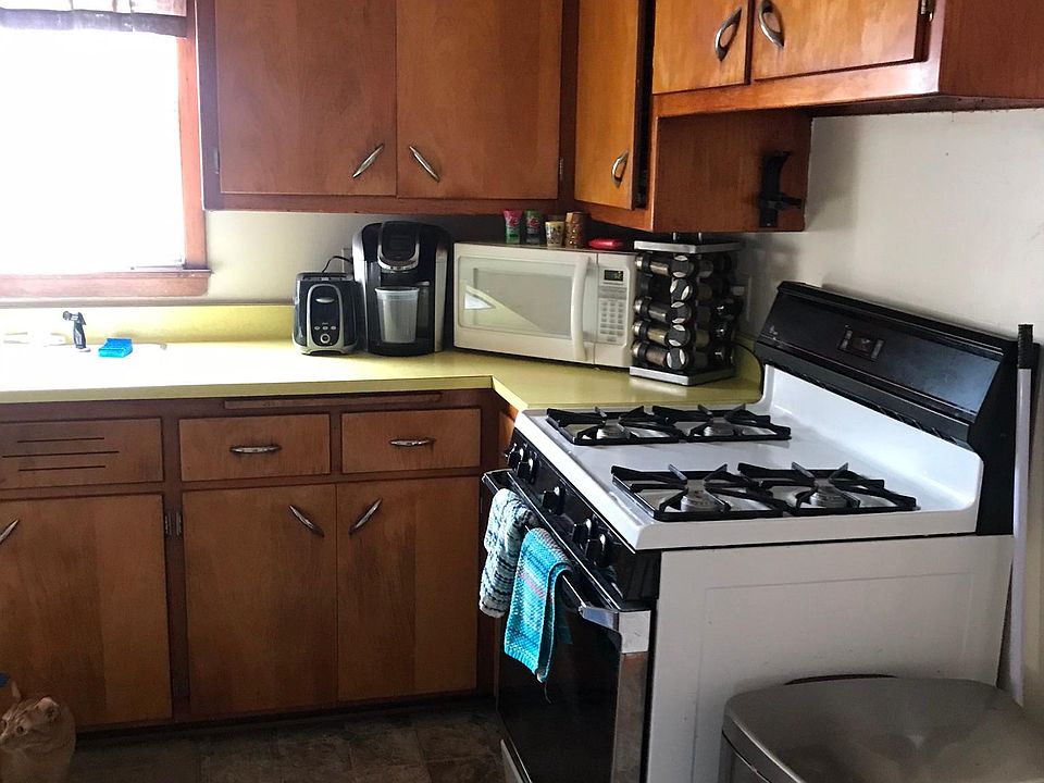 1222 S 74th StreetDuplex Apartments West Allis, WI Zillow