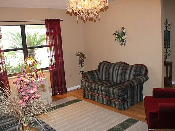 3rd image of 8037 Glenridge Ln