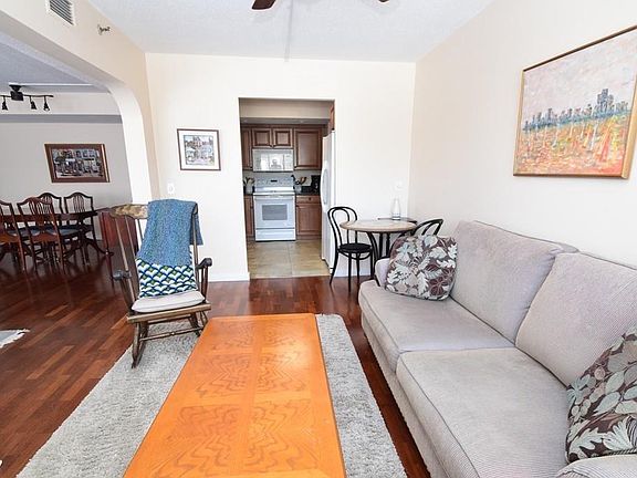 3rd image of 250 Hammond Pond Pkwy APT 309N