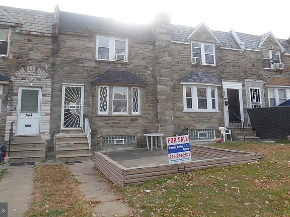 2nd image of 1534 Devereaux Ave